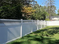 <b>White vinyl privacy fence with Closed Spindle topper</b>
